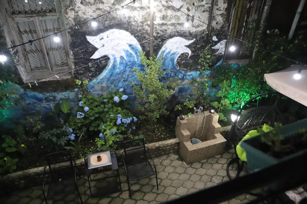 Hotel Black Sea House Batumi Bagian luar foto