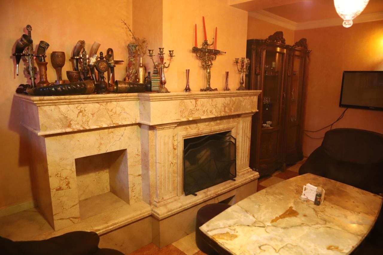 Hotel Black Sea House Batumi Bagian luar foto