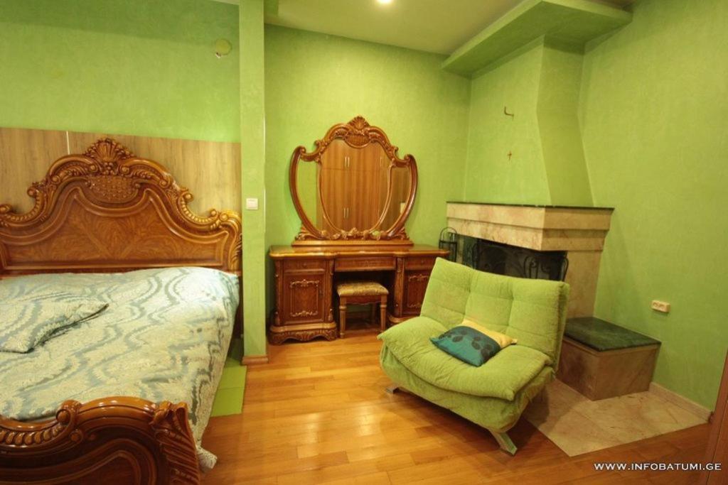 Hotel Black Sea House Batumi Bagian luar foto