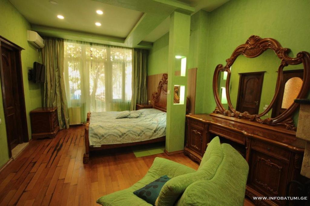 Hotel Black Sea House Batumi Bagian luar foto