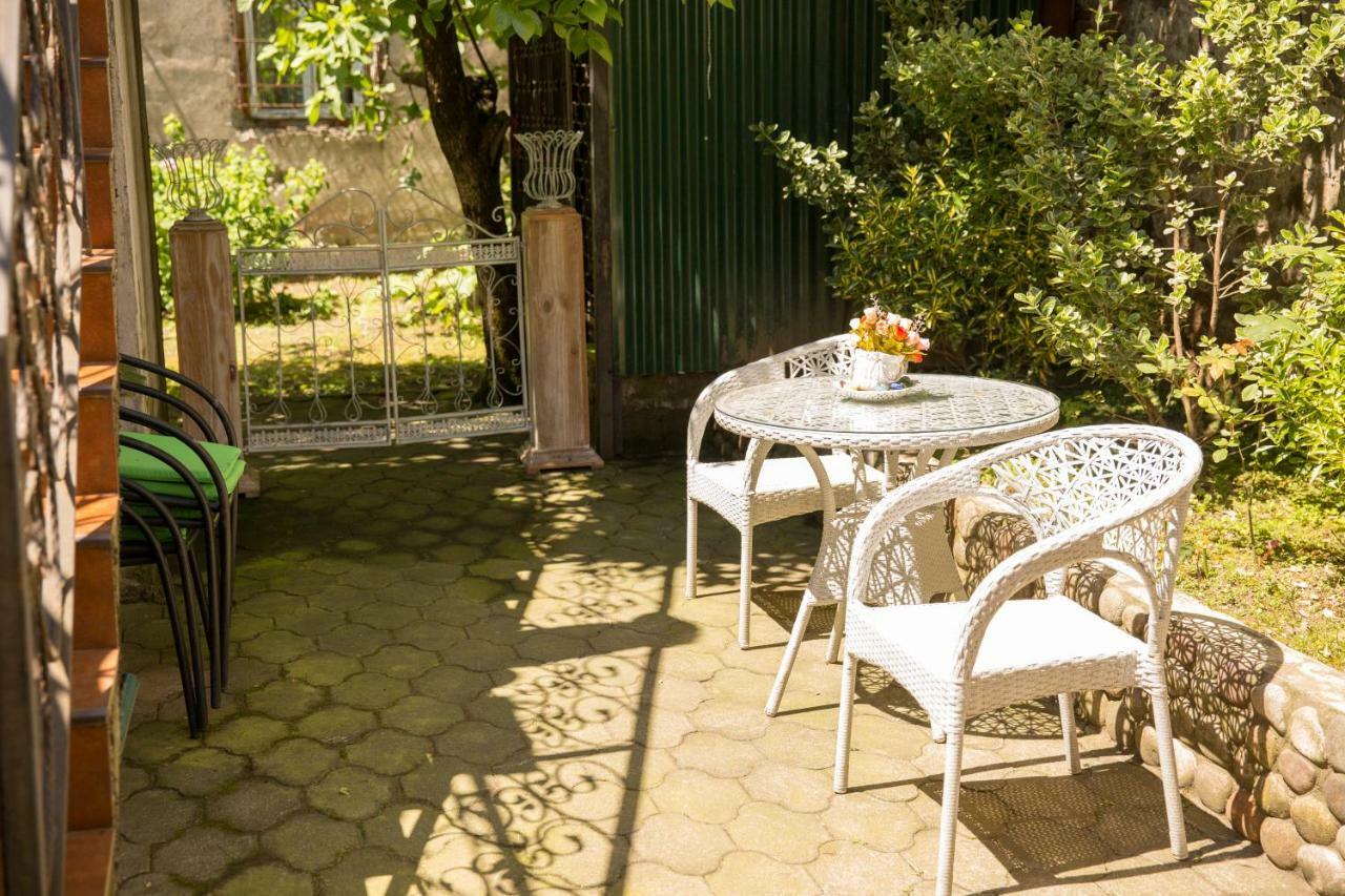 Hotel Black Sea House Batumi Bagian luar foto