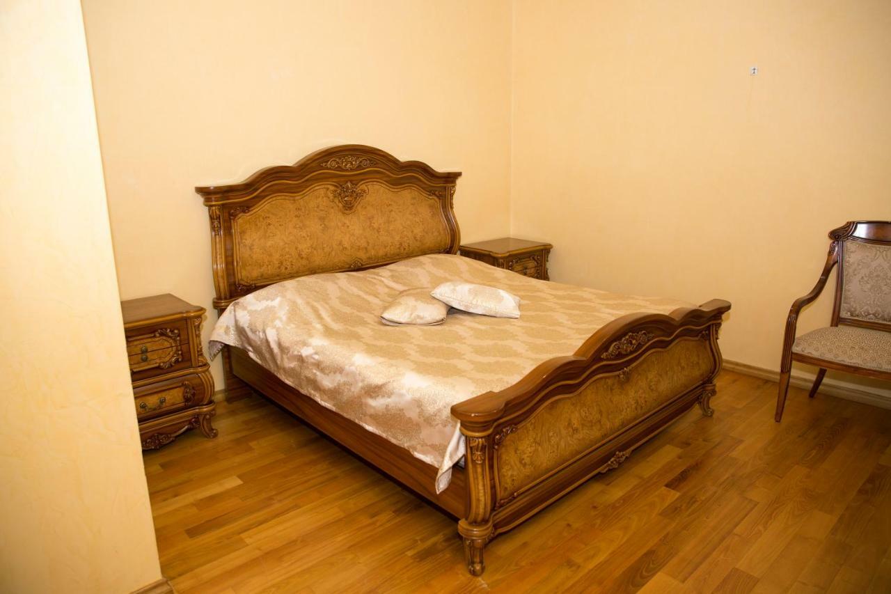 Hotel Black Sea House Batumi Bagian luar foto