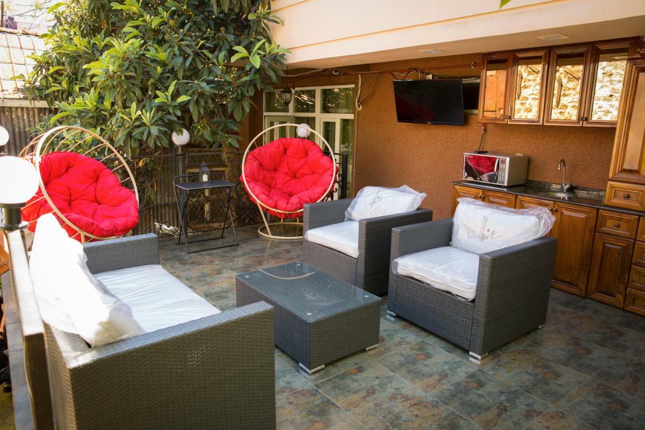 Hotel Black Sea House Batumi Bagian luar foto